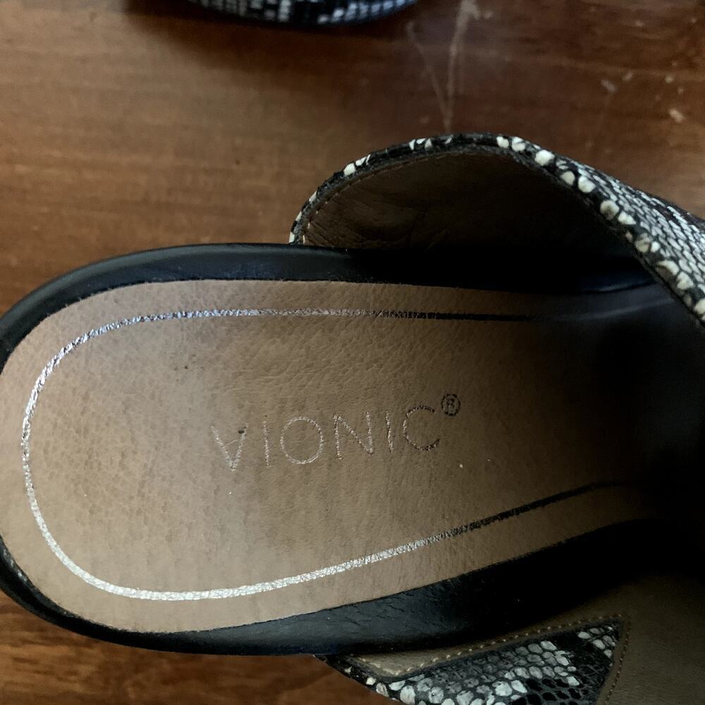 Vionic Kaia Leather Animal Print Peep Toe Mules Ankle Strap Chunky Heel Size 8.5 - Picture 11 of 15